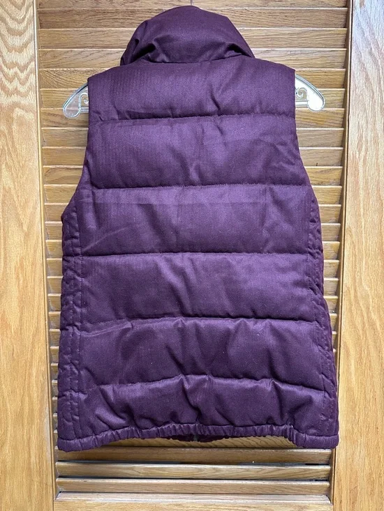 Old Navy Quilted Vest in Maroon - Picture 2 of 3